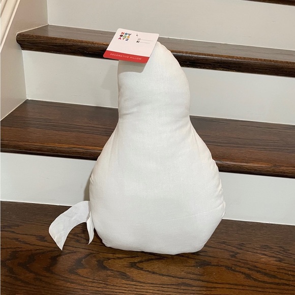 NOVOGRATZ PENGUIN CHRISTMAS THROW PILLOW ‼️‼️ LAST ONE - Picture 2 of 5